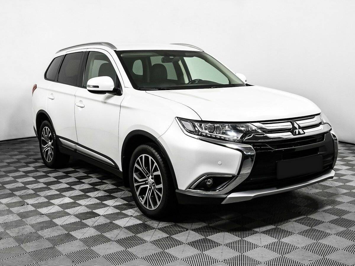 Mitsubishi Outlander б/у, 2017, Вариатор. Фото: #2