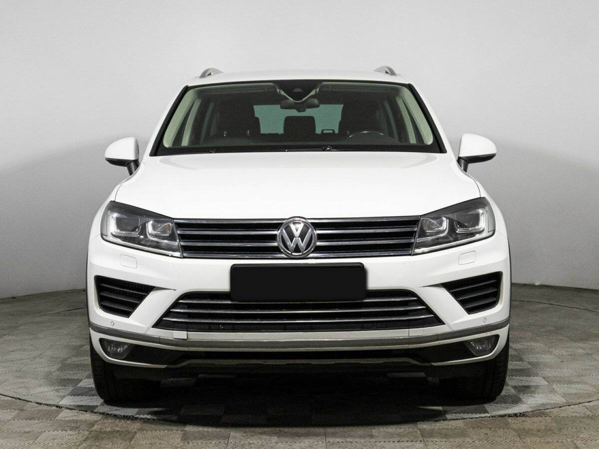 Volkswagen Touareg б/у, 2016, Автоматическая. Фото: #1