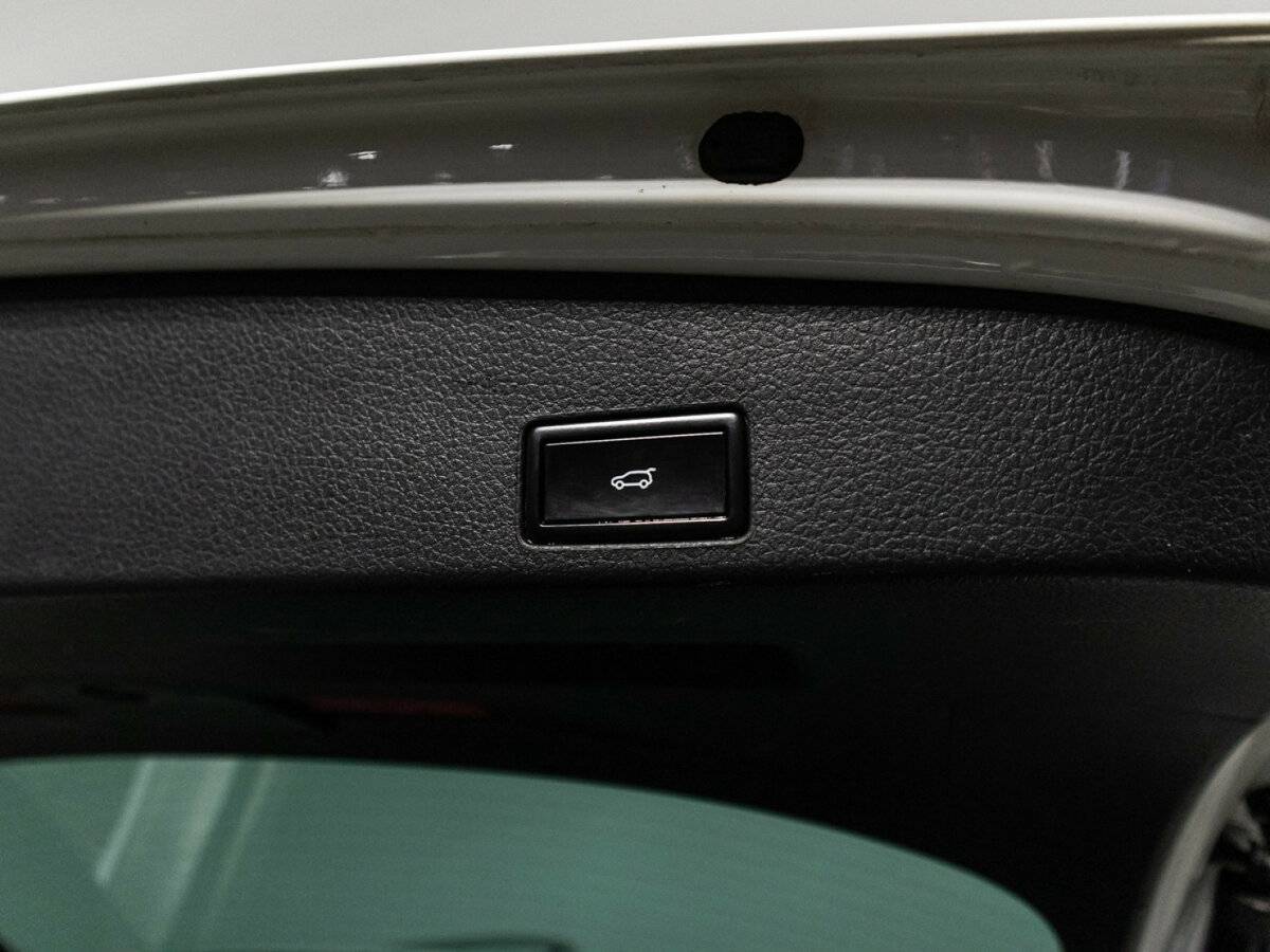 Volkswagen Touareg б/у, 2016, Автоматическая. Фото: #15