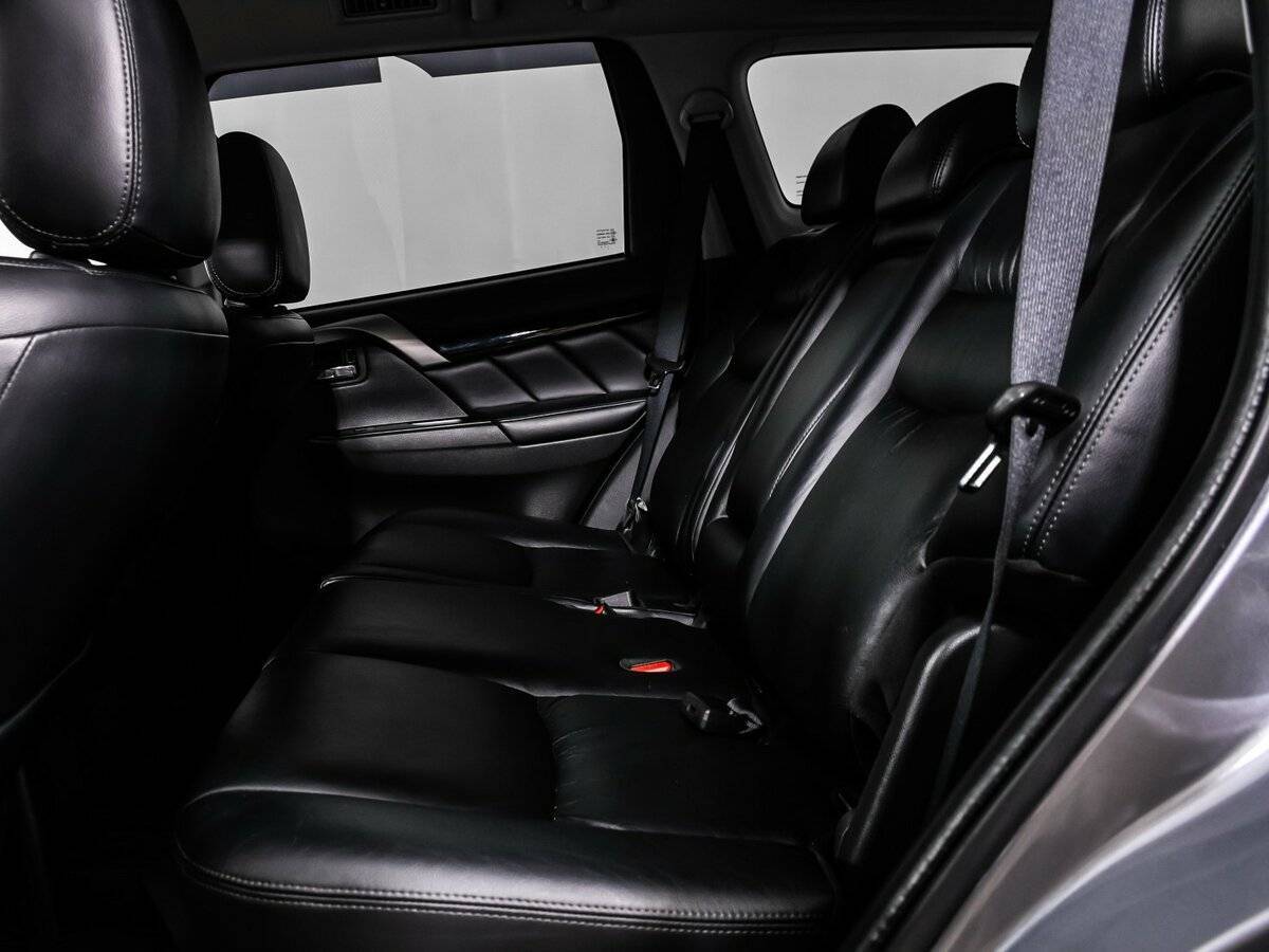 Mitsubishi Pajero Sport б/у, 2017, Автоматическая. Фото: #12