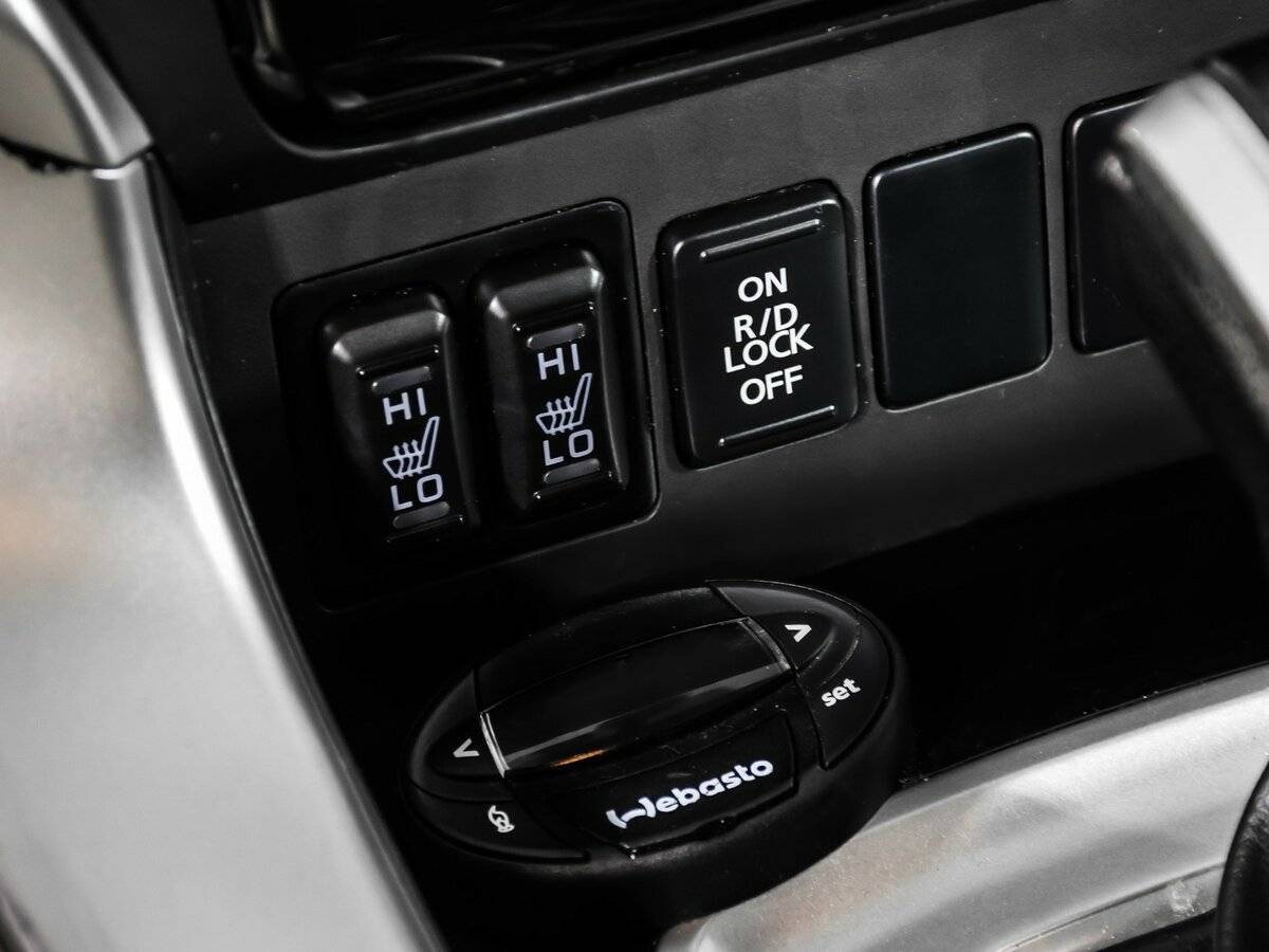 Mitsubishi Pajero Sport б/у, 2017, Автоматическая. Фото: #16