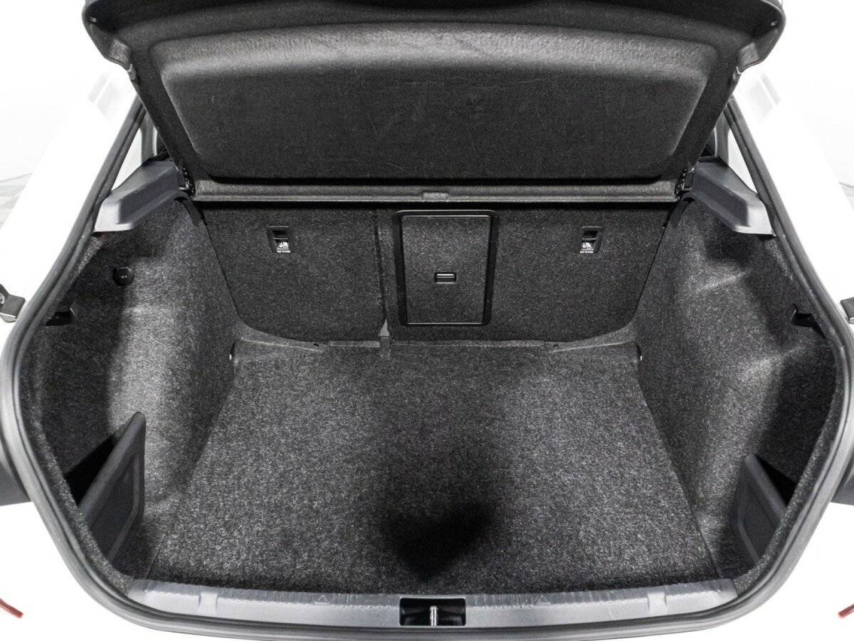 Volkswagen Polo б/у, 2020, Роботизированная. Фото: #14