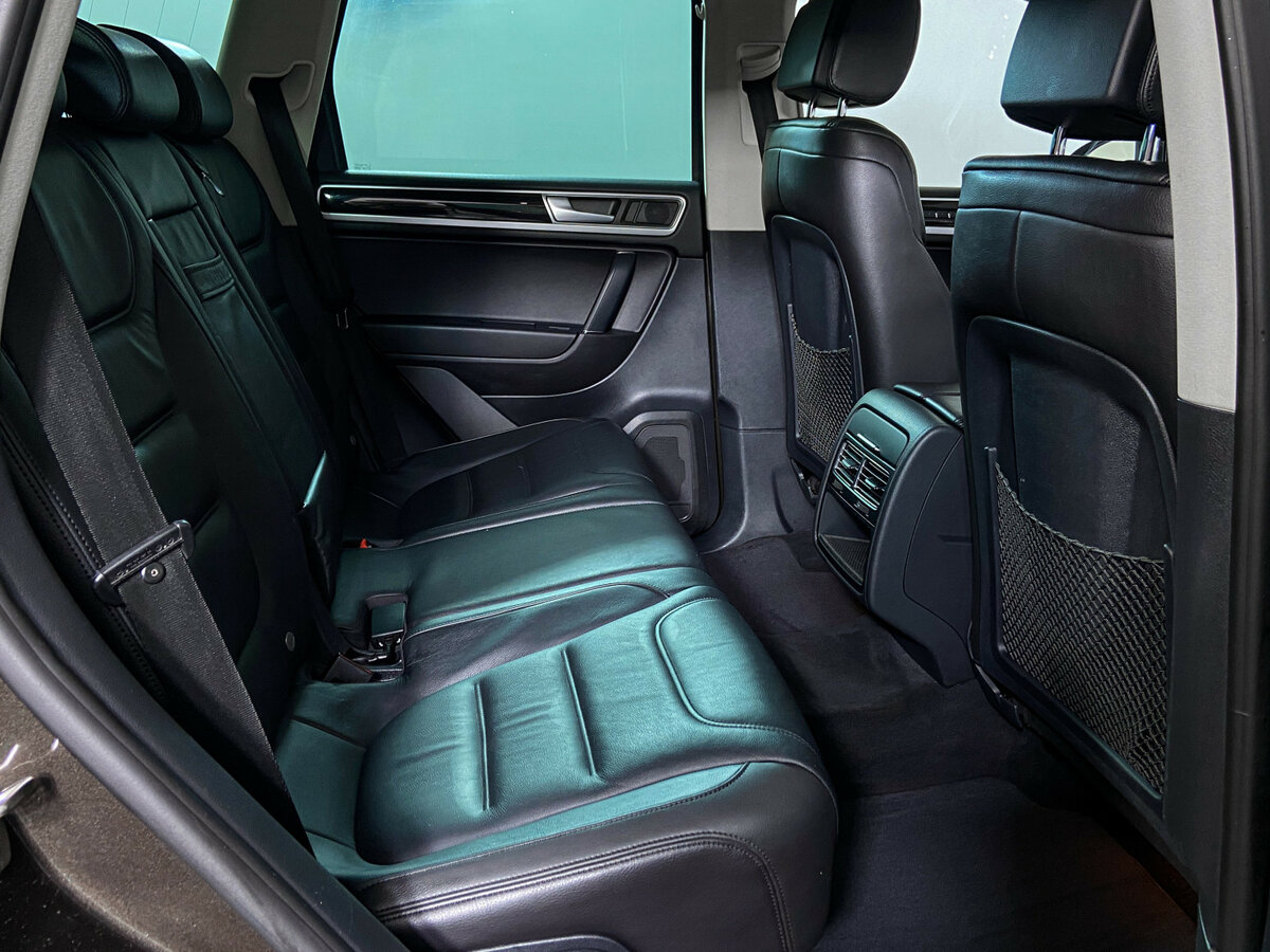 Volkswagen Touareg б/у, 2015, Автоматическая. Фото: #10