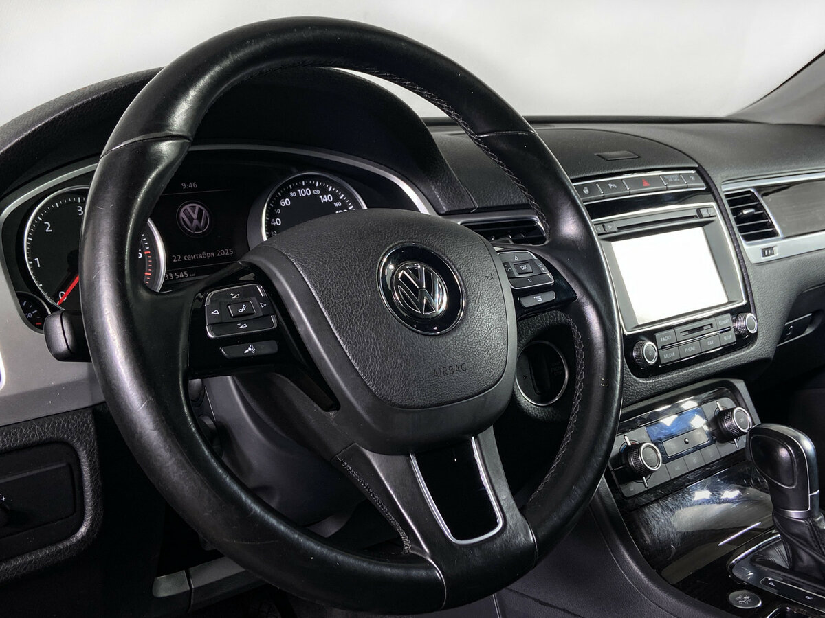 Volkswagen Touareg б/у, 2015, Автоматическая. Фото: #12