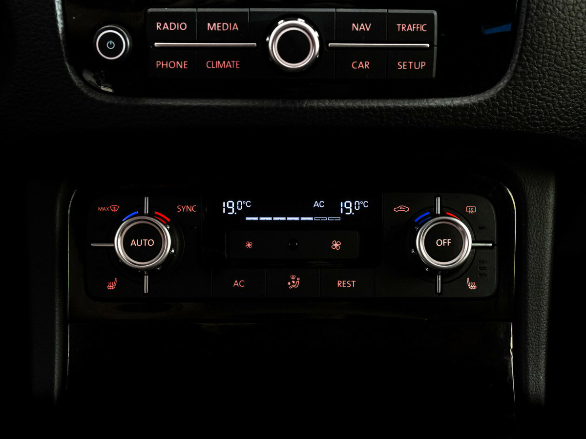 Volkswagen Touareg б/у, 2012, Автоматическая. Фото: #14