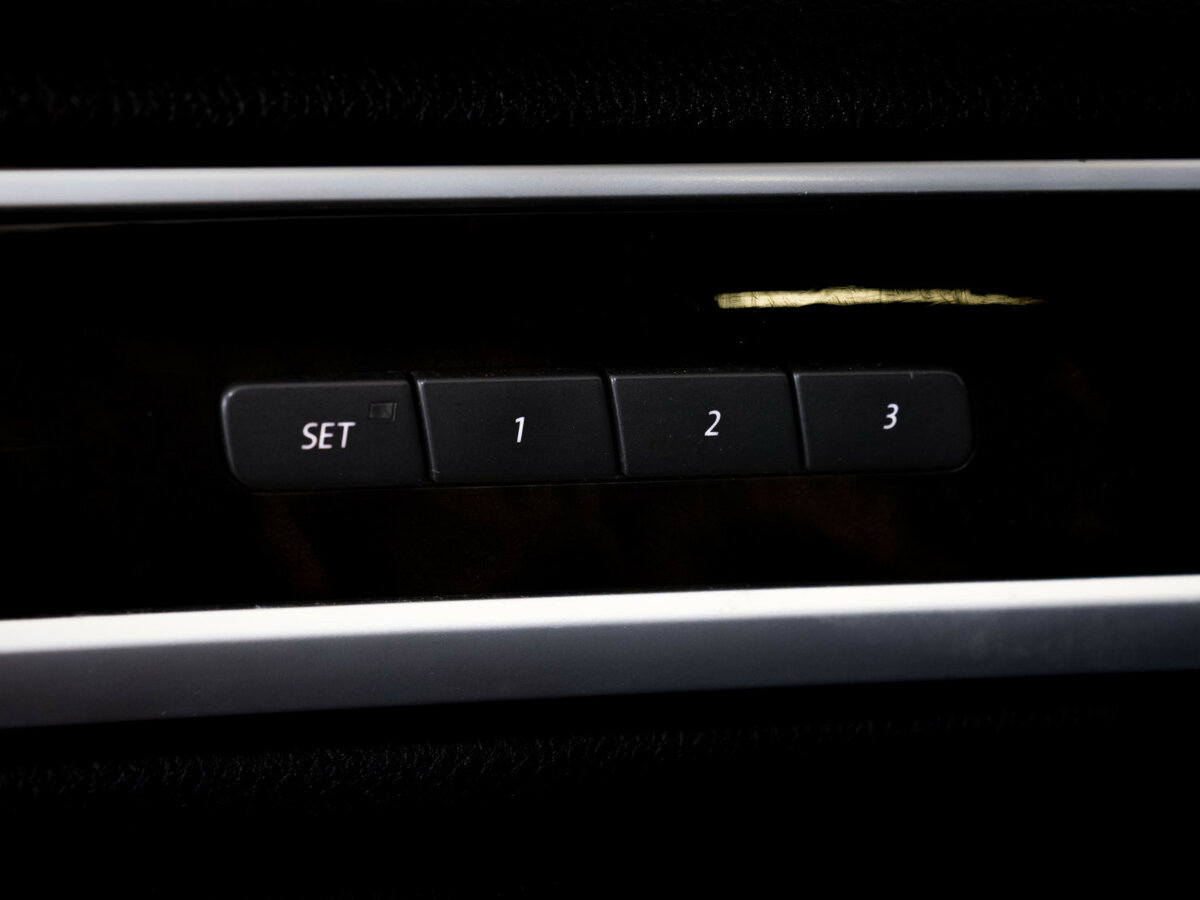 Volkswagen Touareg б/у, 2012, Автоматическая. Фото: #16