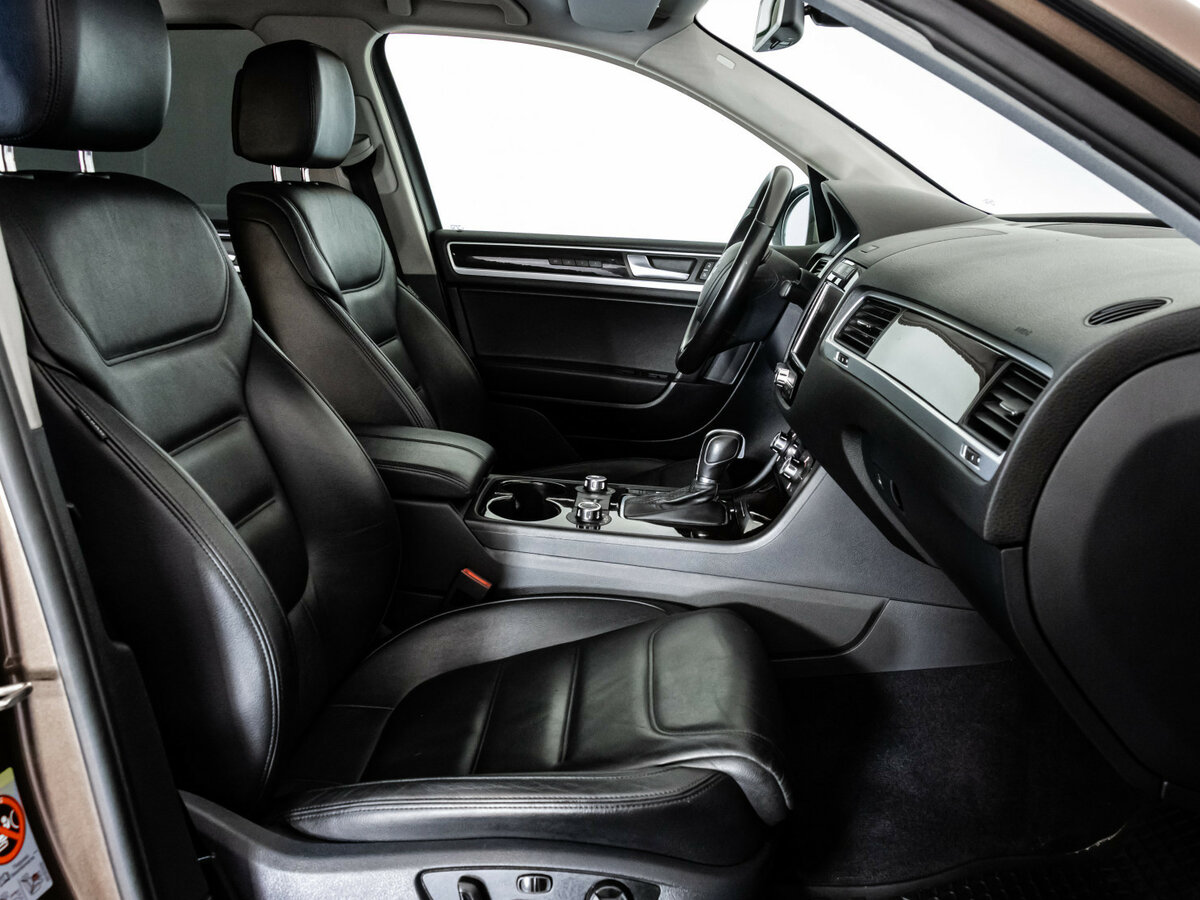 Volkswagen Touareg б/у, 2012, Автоматическая. Фото: #18