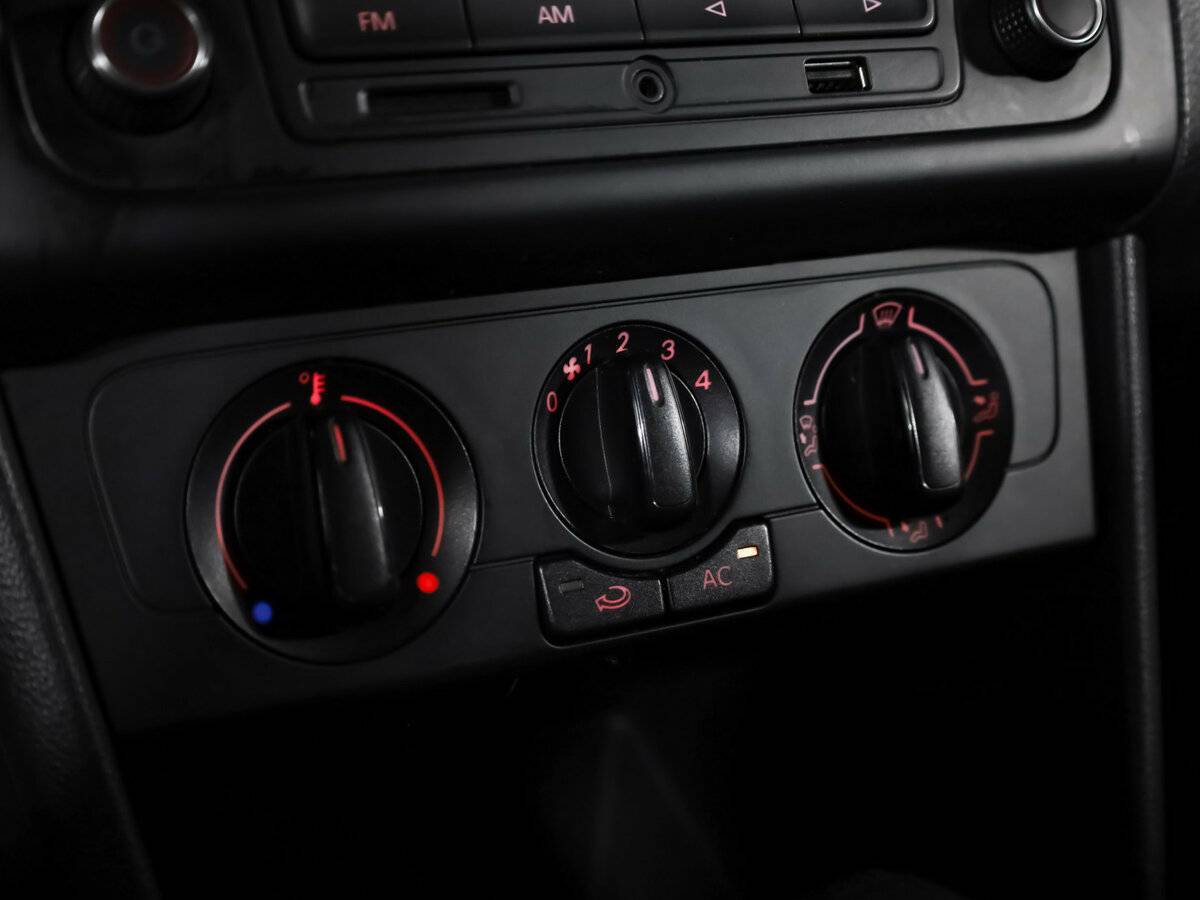 Volkswagen Polo б/у, 2013, Автоматическая. Фото: #11