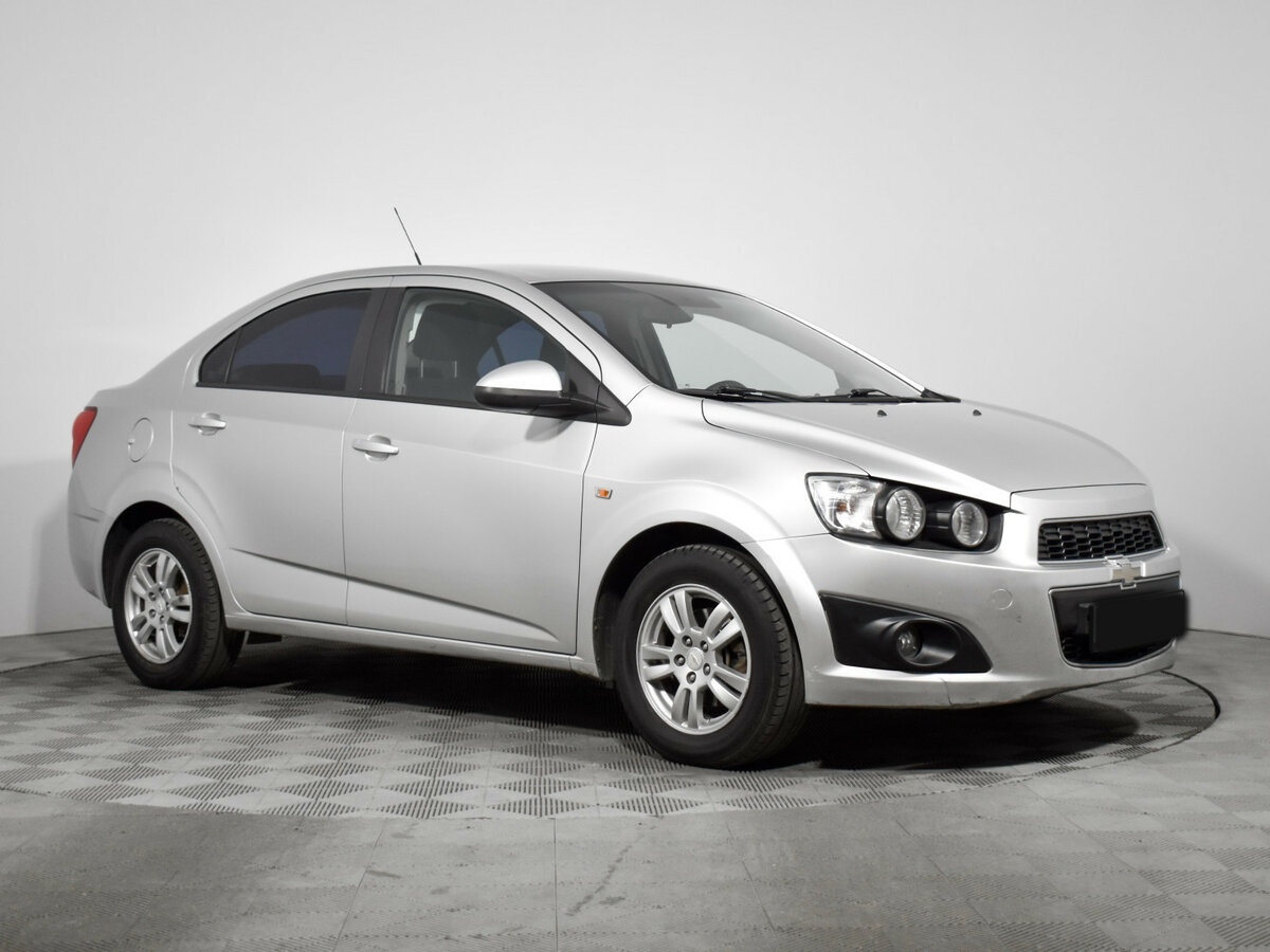 Chevrolet Aveo б/у, 2014, Автоматическая. Фото: #2