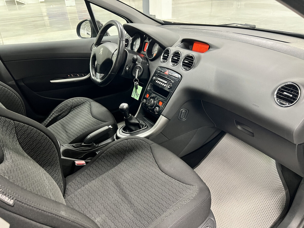 Peugeot 308 б/у, 2012, Механическая. Фото: #10