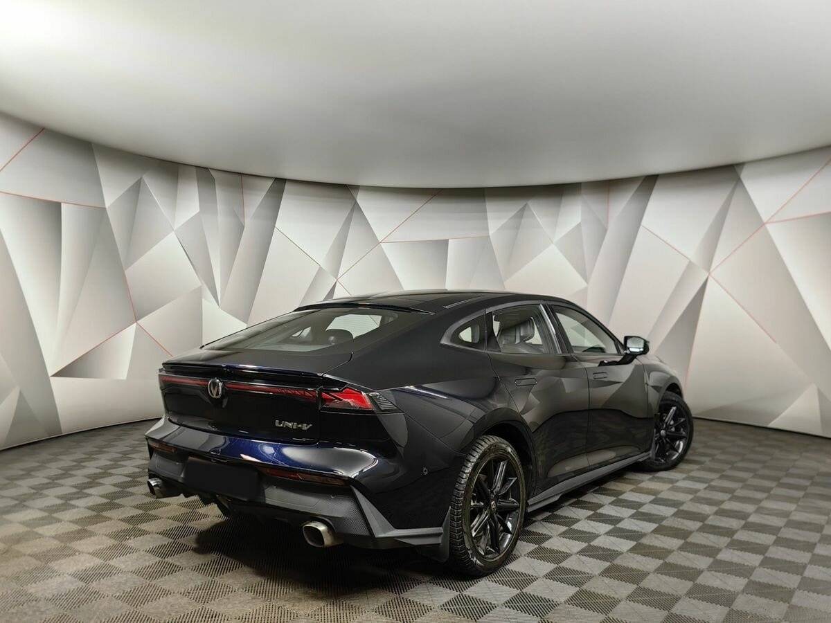 Чанган УНИ-В б/у, 2023, Роботизированная. Фото: #1