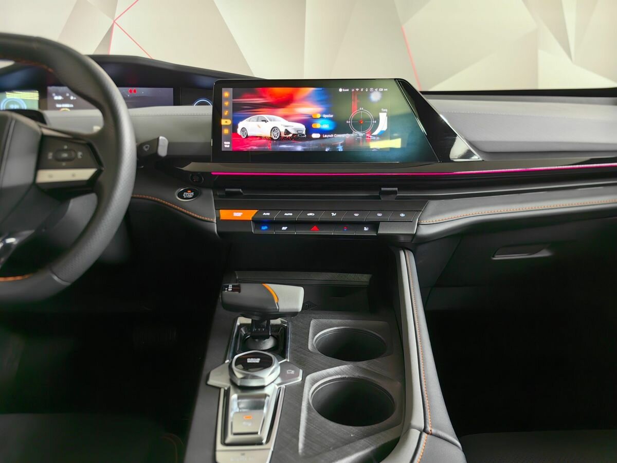 Чанган УНИ-В б/у, 2023, Роботизированная. Фото: #10