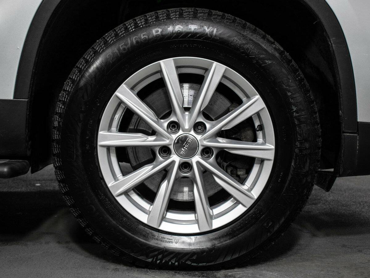 Volkswagen Tiguan б/у, 2013, Автоматическая. Фото: #15