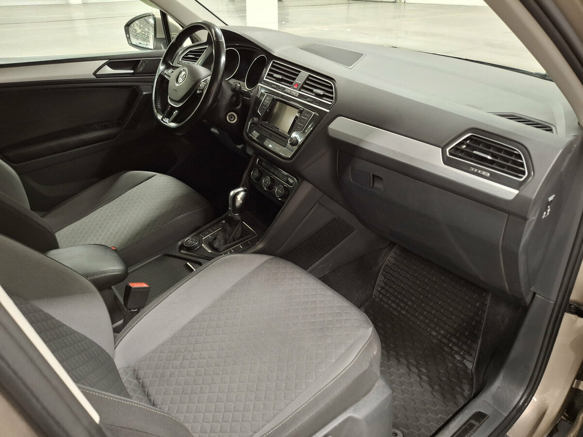 Фольксваген Тигуан б/у, 2017, Роботизированная. Фото: #10