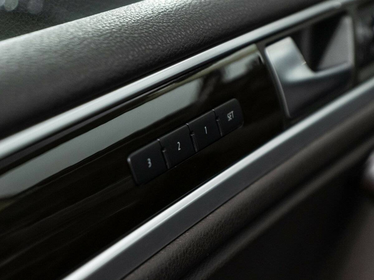 Volkswagen Touareg б/у, 2014, Автоматическая. Фото: #14