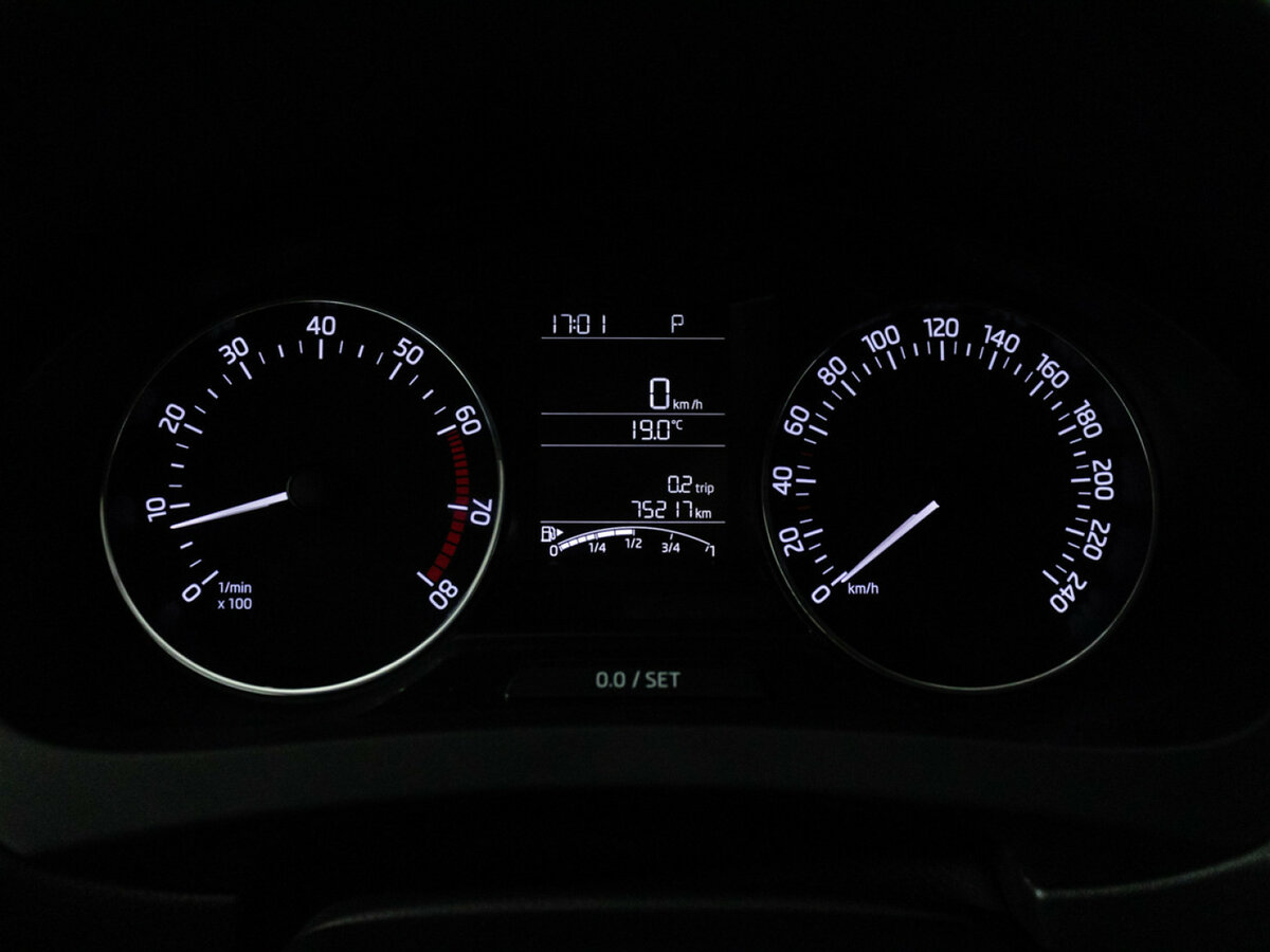 Skoda Rapid б/у, 2015, Автоматическая. Фото: #11