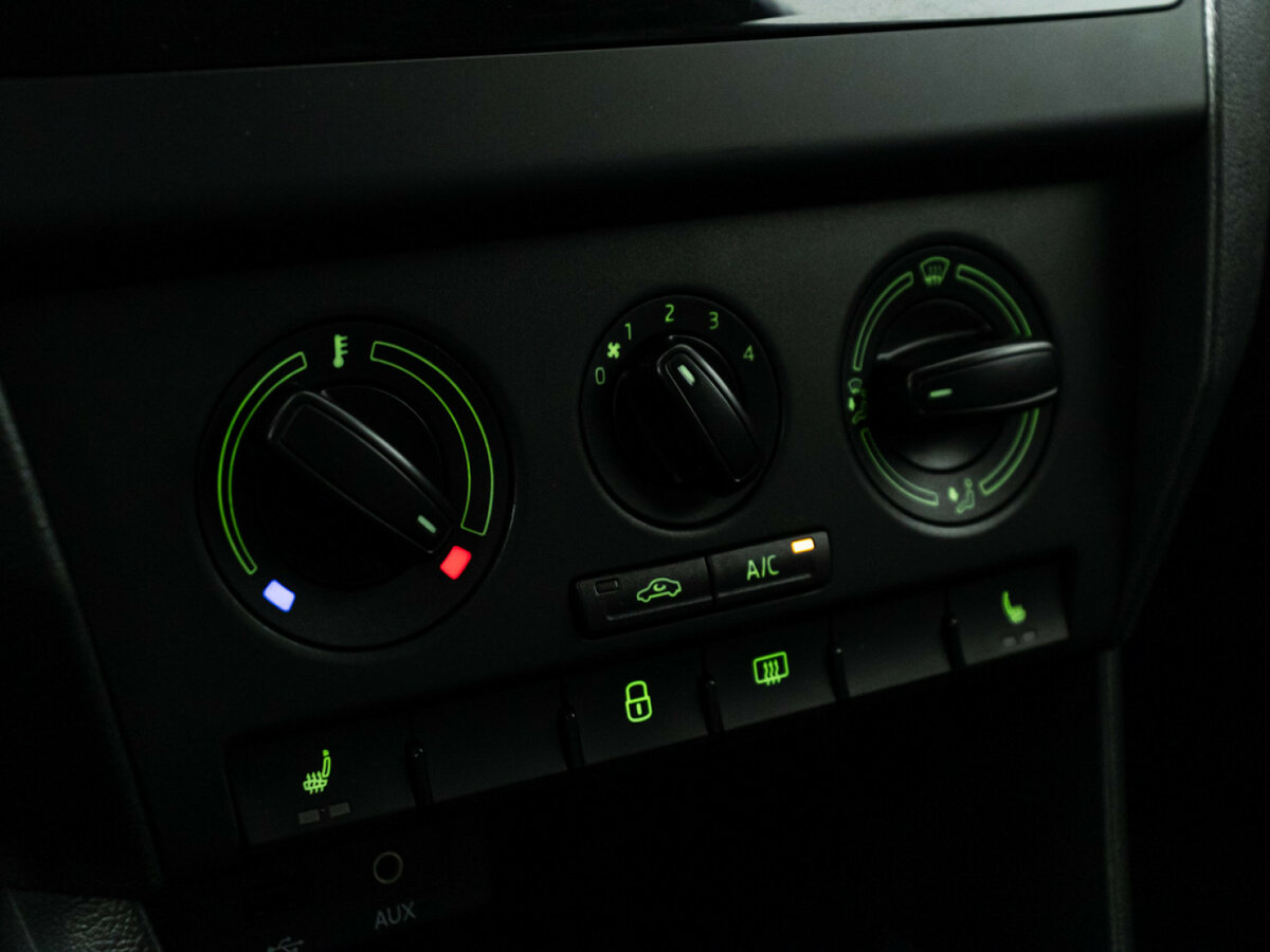 Skoda Rapid б/у, 2015, Автоматическая. Фото: #14