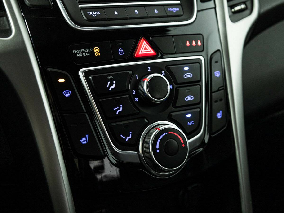 Hyundai i30 б/у, 2015, Автоматическая. Фото: #14