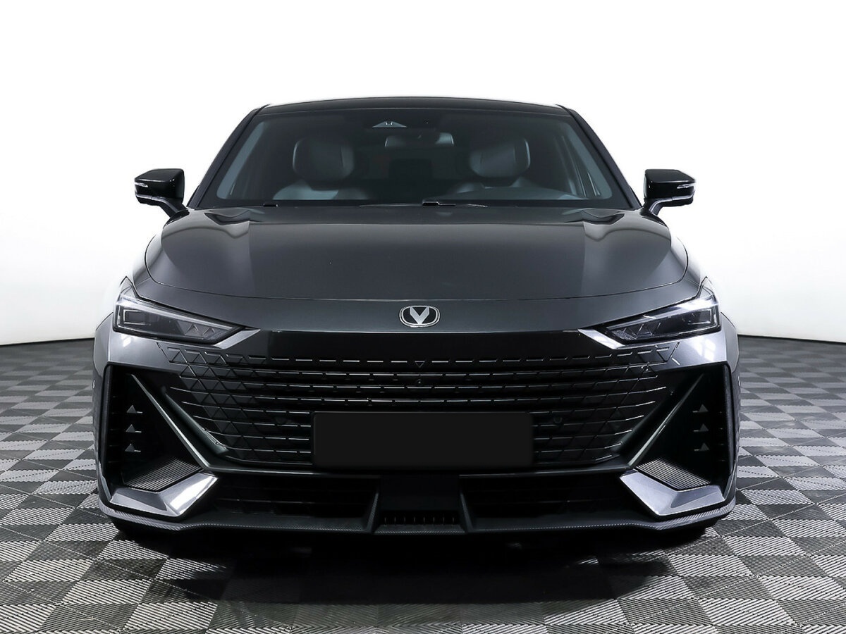 Чанган УНИ-В б/у, 2023, Роботизированная. Фото: #1