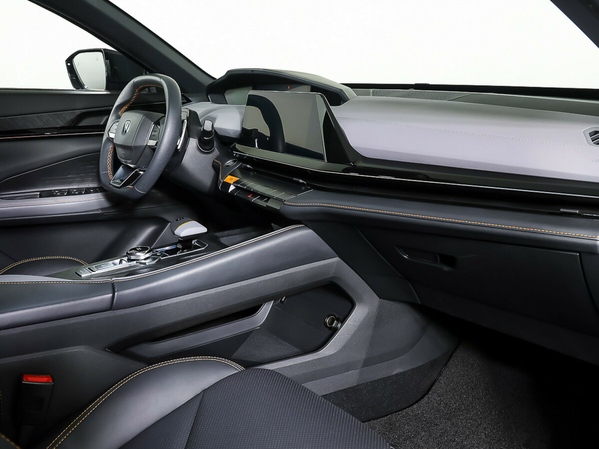 Чанган УНИ-В б/у, 2023, Роботизированная. Фото: #10