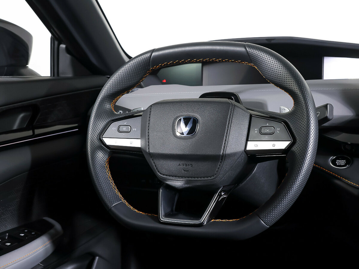 Чанган УНИ-В б/у, 2023, Роботизированная. Фото: #15