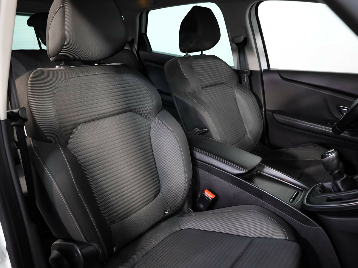 Рено Сценик б/у, 2018, Механическая. Фото: #11