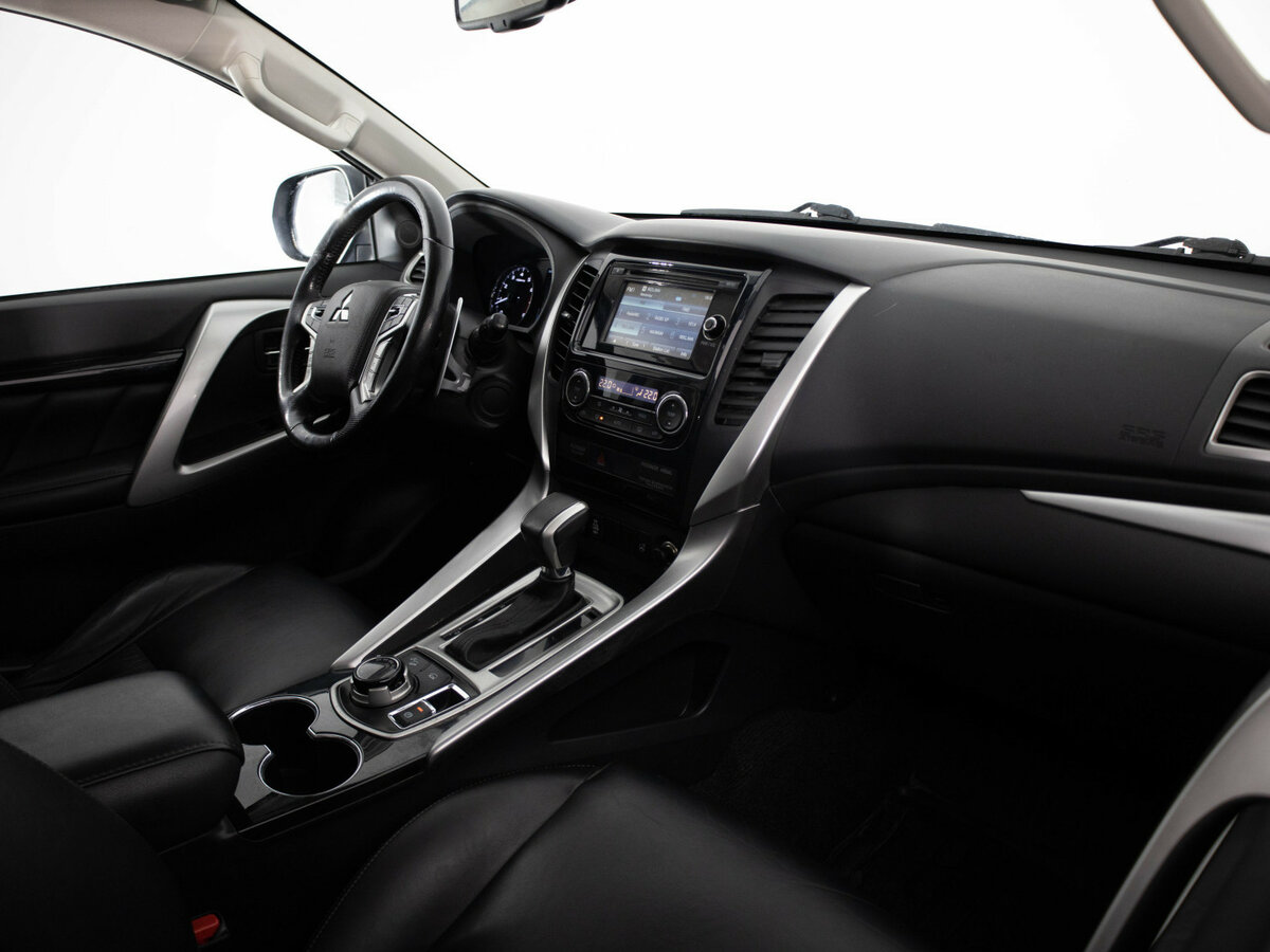 Mitsubishi Pajero Sport б/у, 2016, Автоматическая. Фото: #10