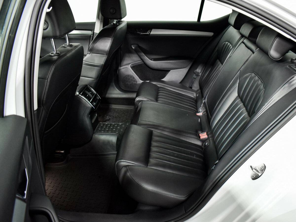 Skoda Superb б/у, 2018, Роботизированная. Фото: #8