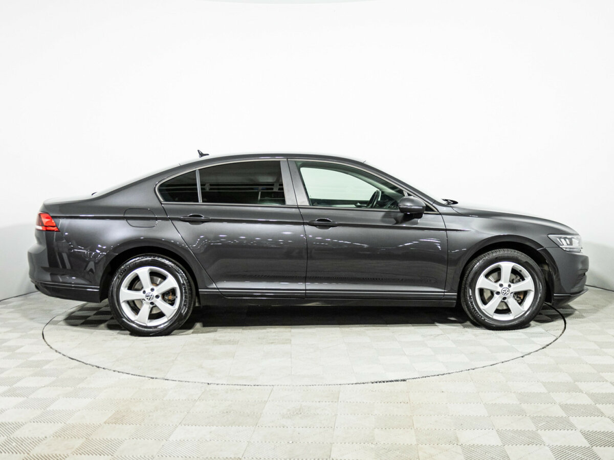 Volkswagen Passat б/у, 2021, Роботизированная. Фото: #3