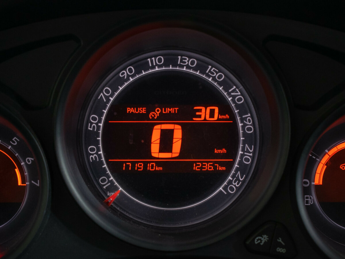 Ситроен Ц4 б/у, 2013, Автоматическая. Фото: #11