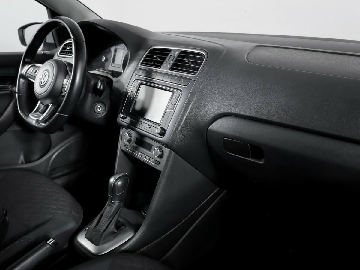Volkswagen Polo б/у, 2019, Автоматическая. Фото: #6