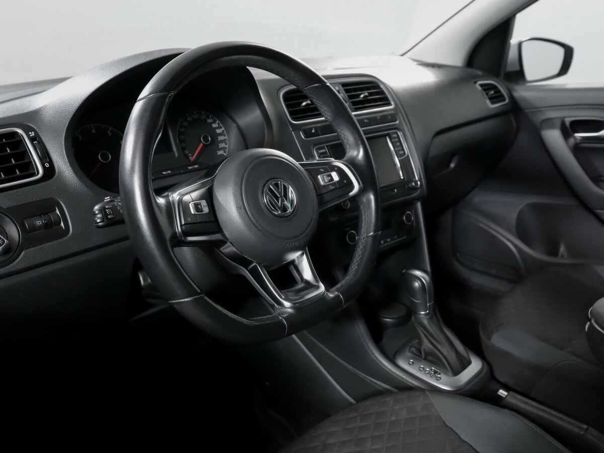 Volkswagen Polo б/у, 2019, Автоматическая. Фото: #11