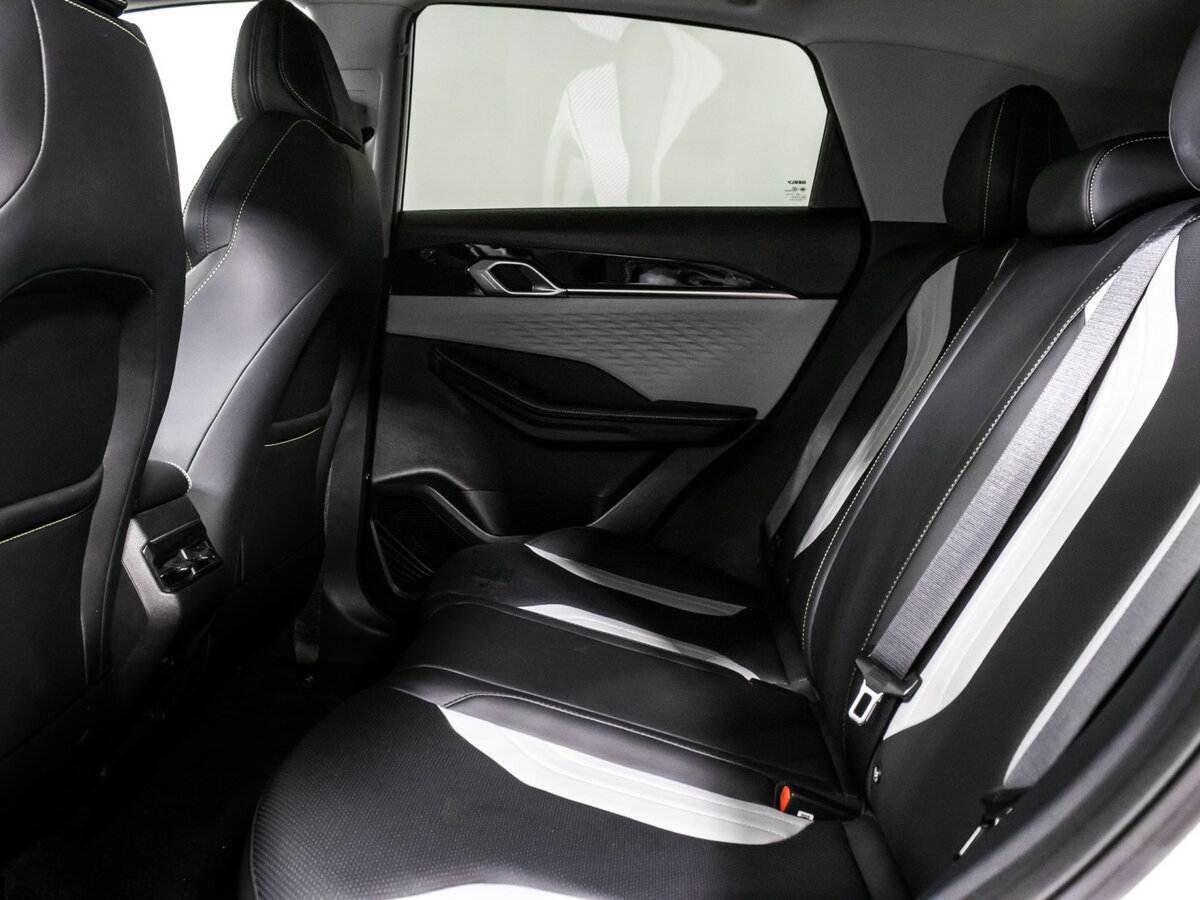 Geely Coolray б/у, 2023, Роботизированная. Фото: #10