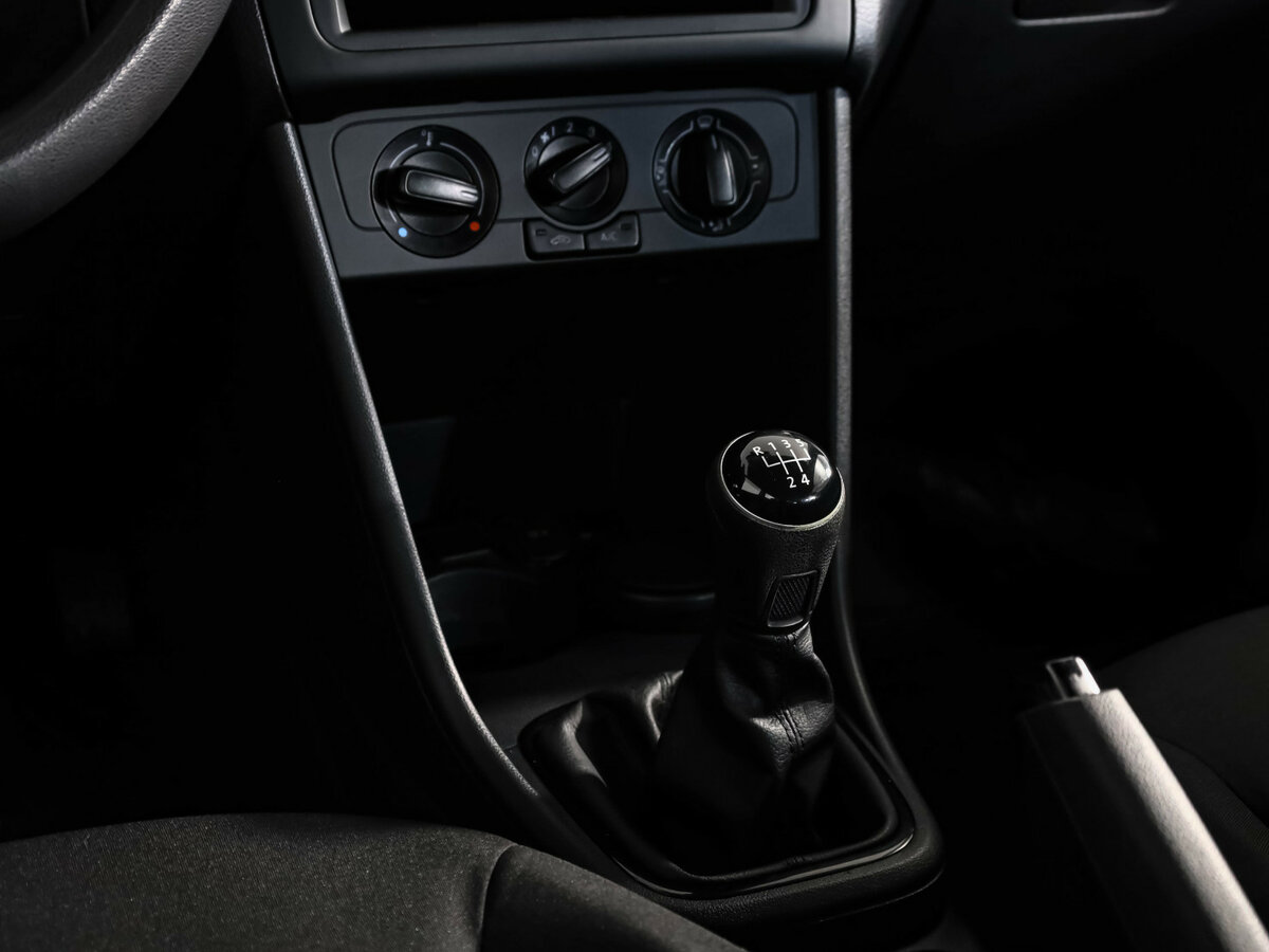 Volkswagen Polo б/у, 2018, Механическая. Фото: #8