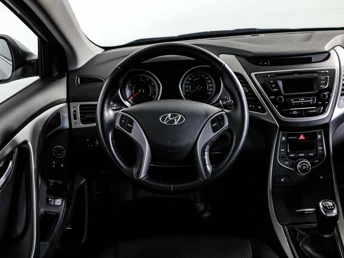 Hyundai Elantra б/у, 2015, Механическая. Фото: #8