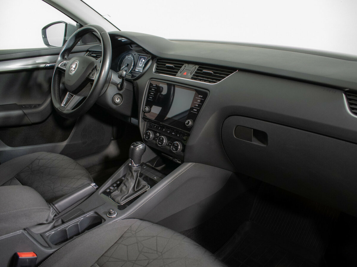 Шкода Октавия б/у, 2018, Роботизированная. Фото: #8