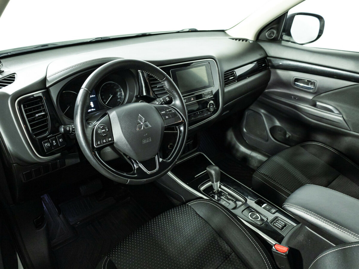 Mitsubishi Outlander б/у, 2018, Вариатор. Фото: #8