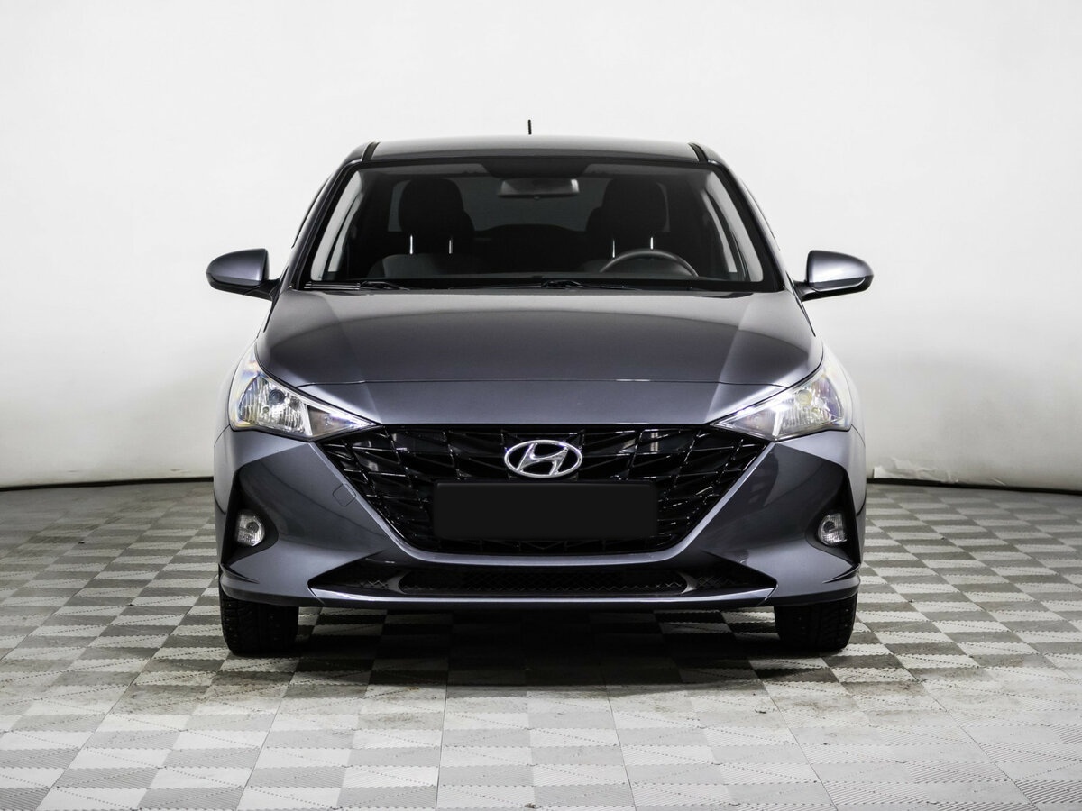 Solaris HS б/у, 2024, Автоматическая. Фото: #1