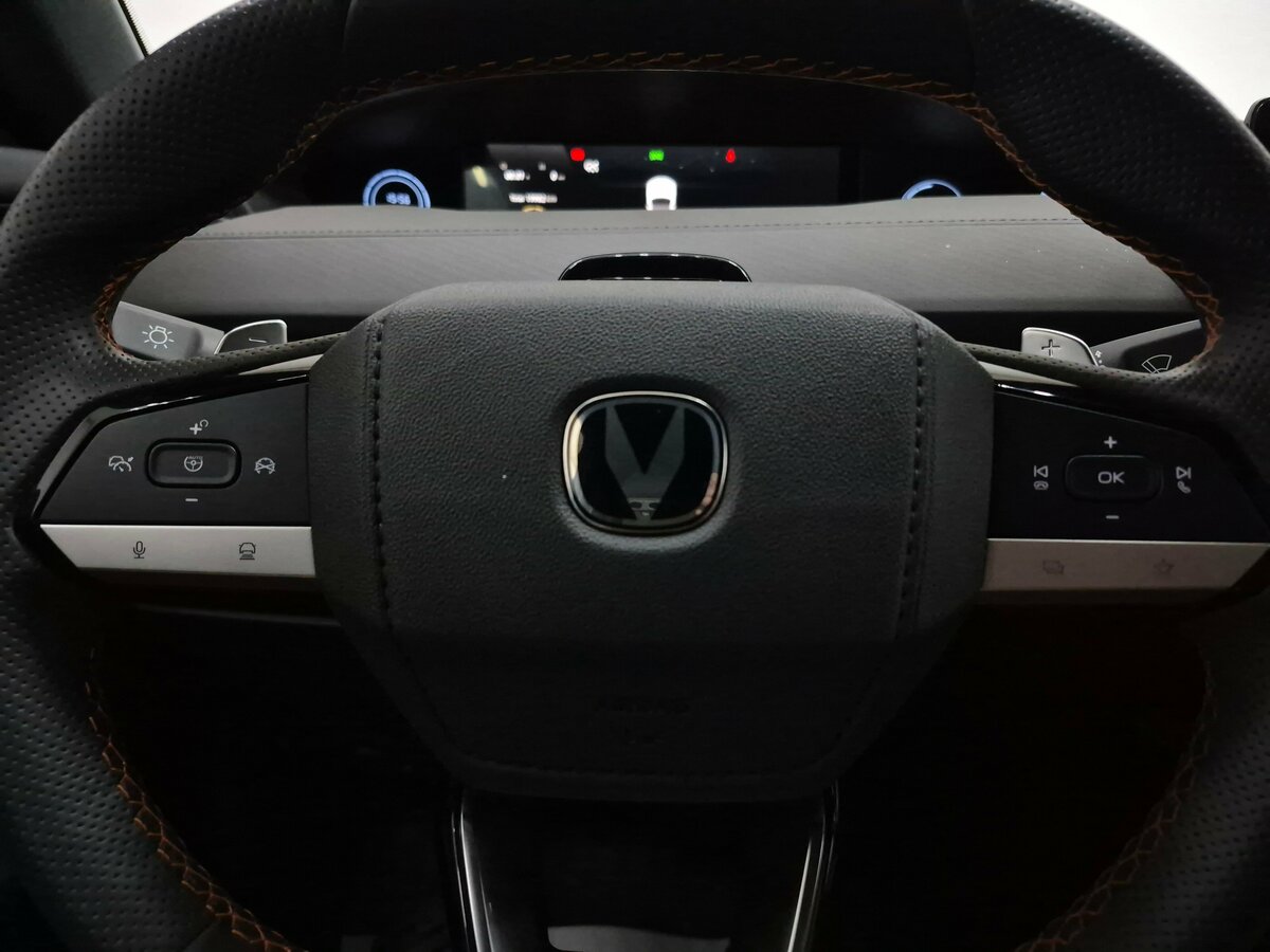 Changan UNI-V б/у, 2024, Роботизированная. Фото: #21