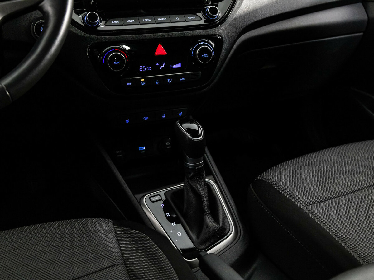 Hyundai Solaris б/у, 2020, Механическая. Фото: #9