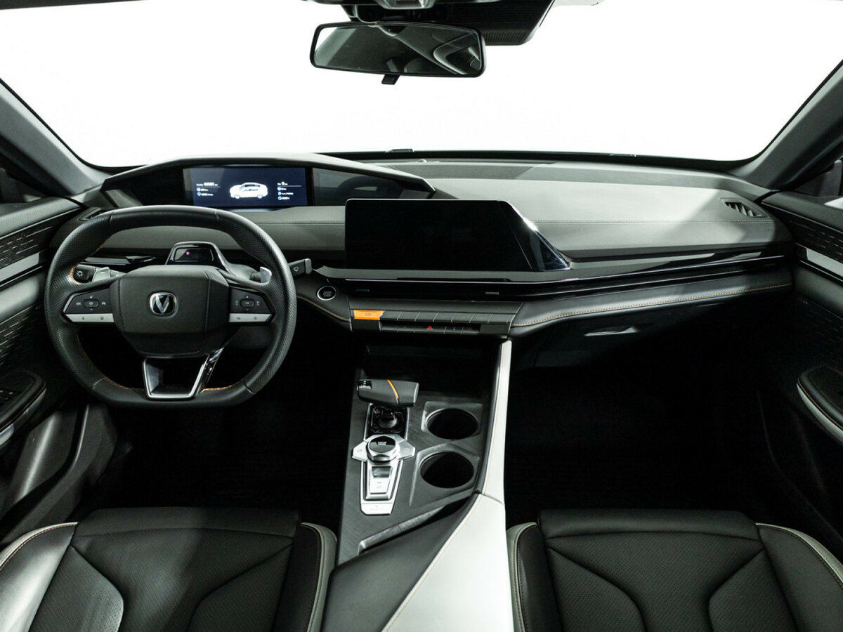 Changan UNI-V б/у, 2024, Роботизированная. Фото: #12