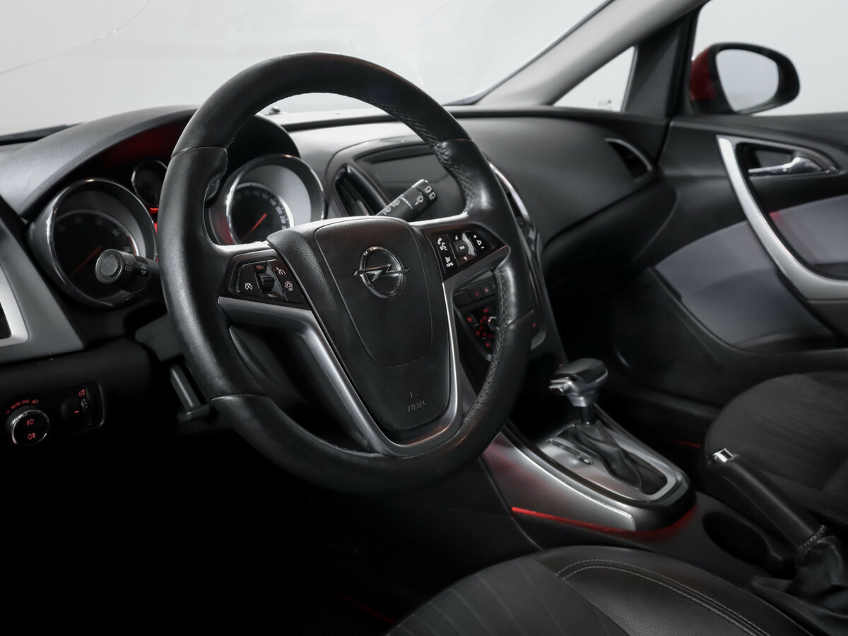 Opel Astra б/у, 2013, Автоматическая. Фото: #11