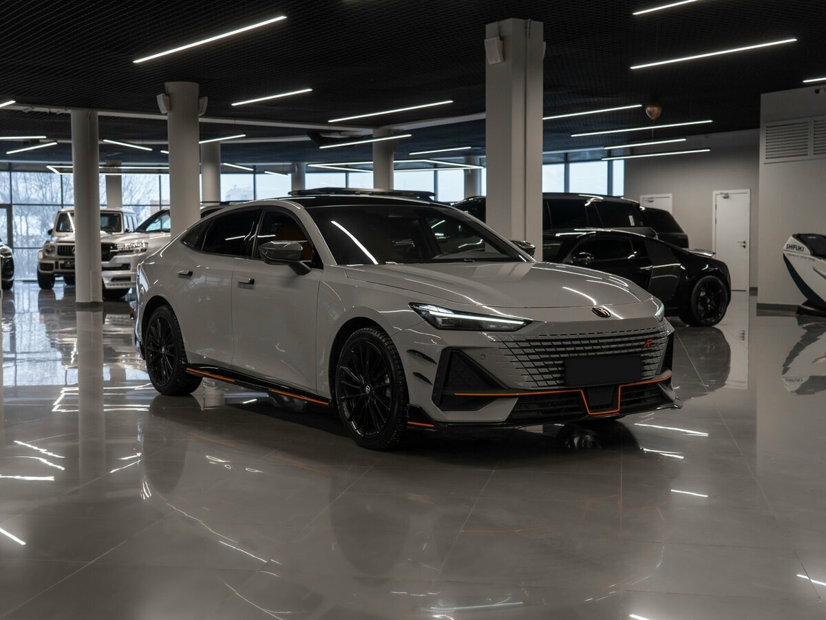 Чанган УНИ-В б/у, 2023, Роботизированная. Фото: #1