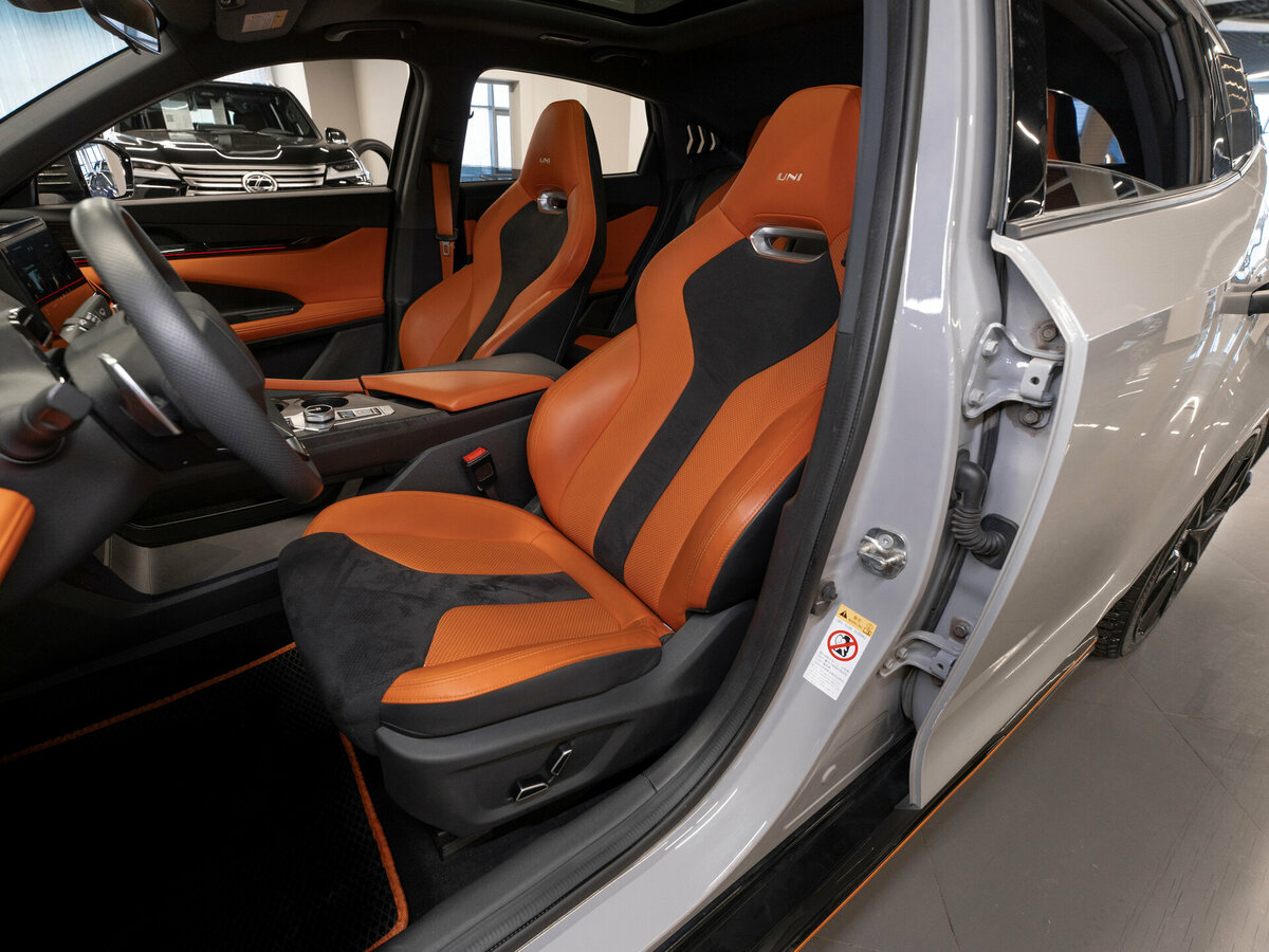 Чанган УНИ-В б/у, 2023, Роботизированная. Фото: #8