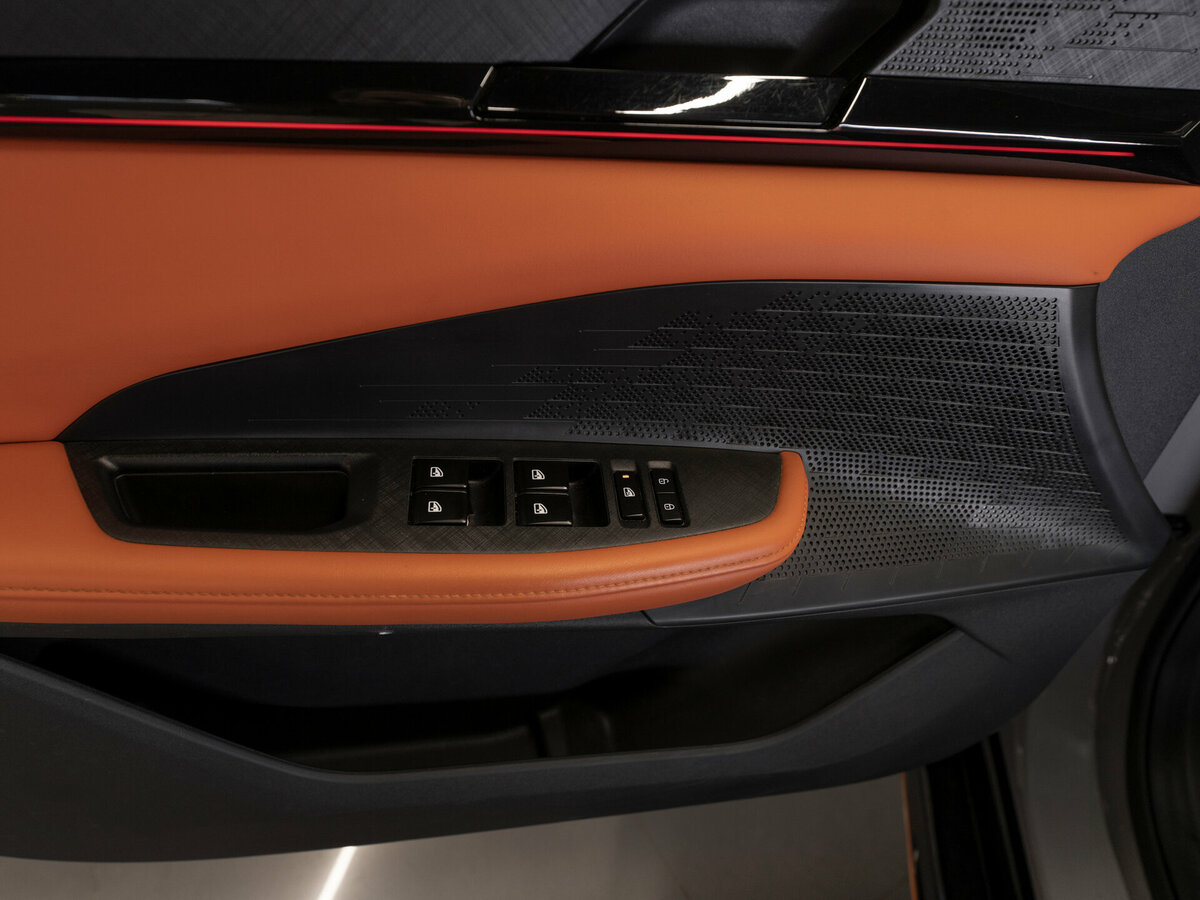 Чанган УНИ-В б/у, 2023, Роботизированная. Фото: #14