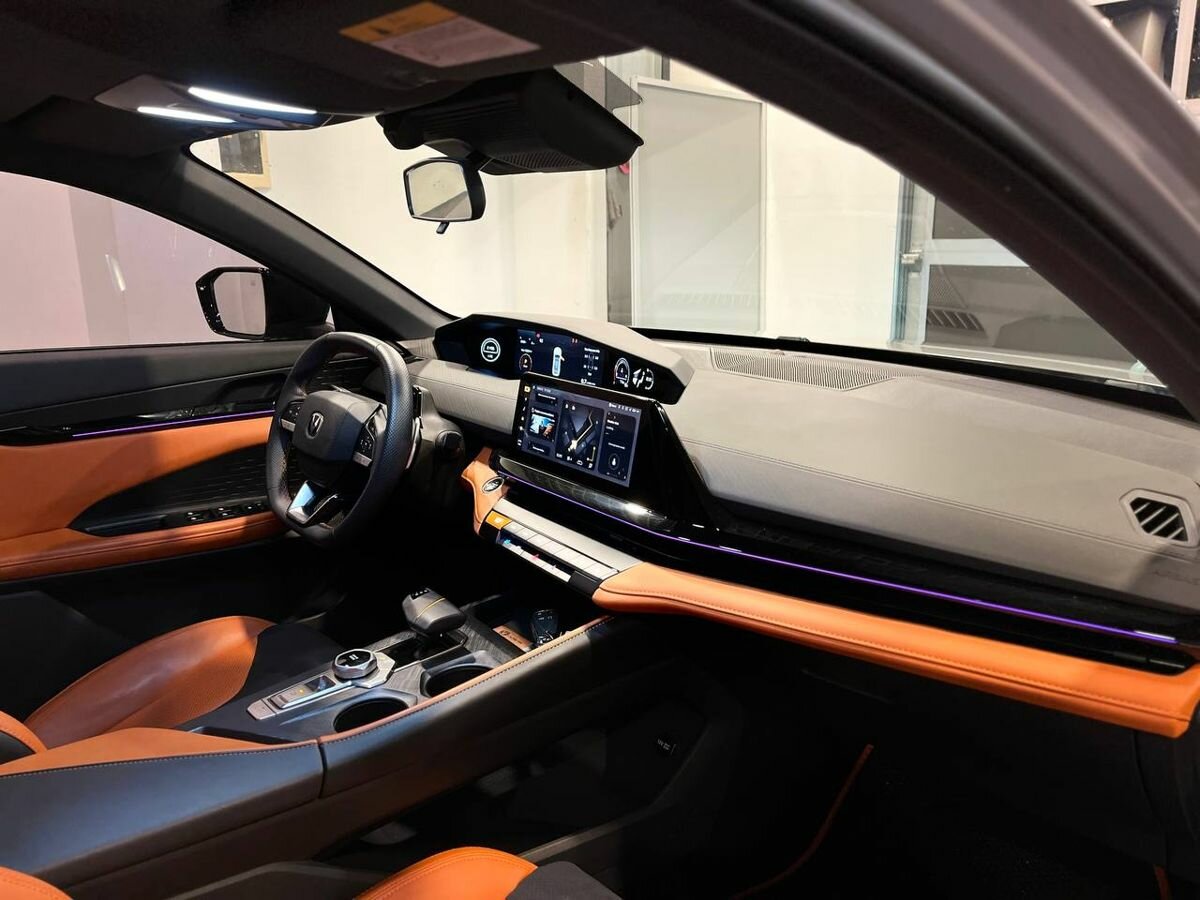 Changan UNI-V б/у, 2023, Роботизированная. Фото: #10