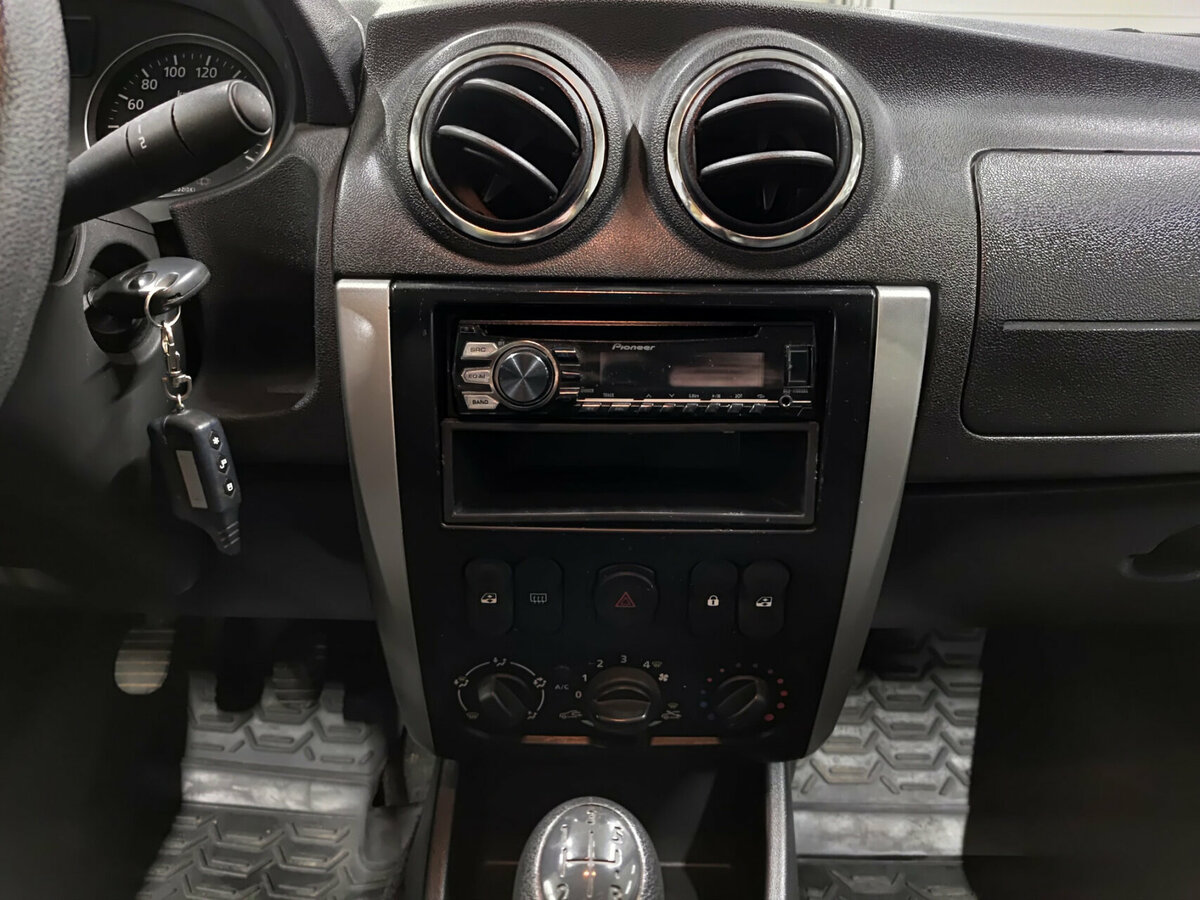 Nissan Almera б/у, 2015, Механическая. Фото: #13