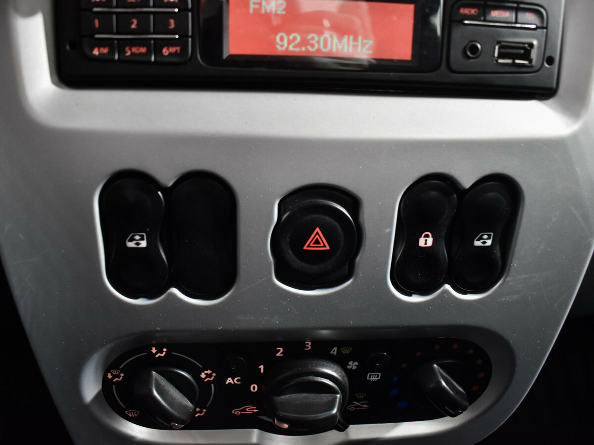 Renault Sandero б/у, 2014, Механическая. Фото: #13