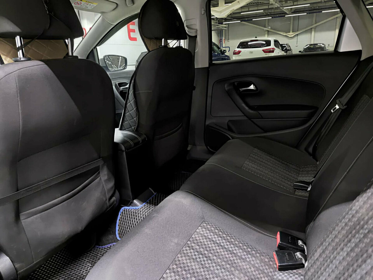 Фольксваген Поло б/у, 2015, Автоматическая. Фото: #11