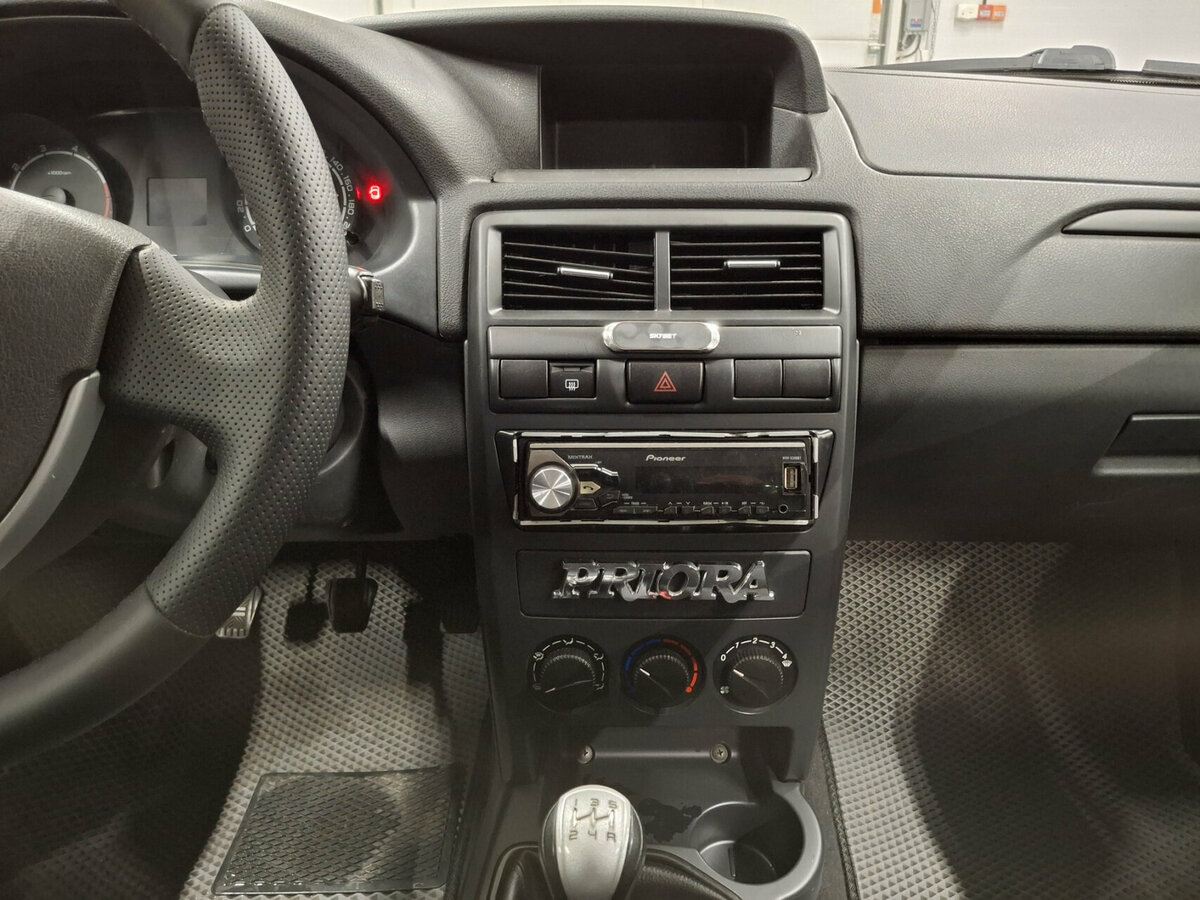 Lada (ВАЗ) Priora б/у, 2017, Механическая. Фото: #14